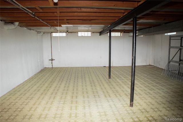 21664 Hall Road, Woodhaven, MI 48183