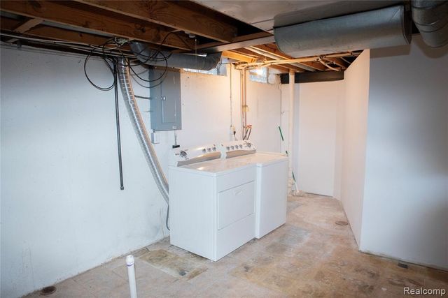 21664 Hall Road, Woodhaven, MI 48183