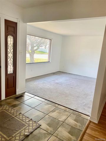 21664 Hall Road, Woodhaven, MI 48183