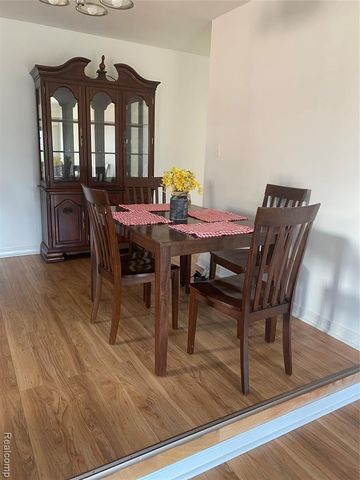 21664 Hall Road, Woodhaven, MI 48183