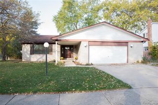 21664 Hall Road, Woodhaven, MI 48183