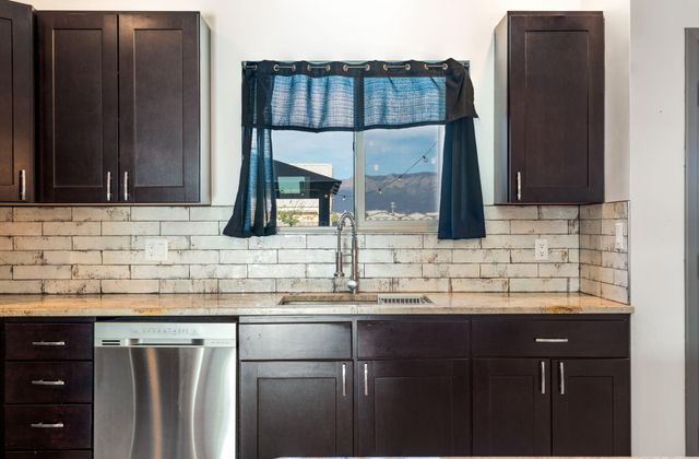 1012 25th Street SE, Rio Rancho, NM 87124