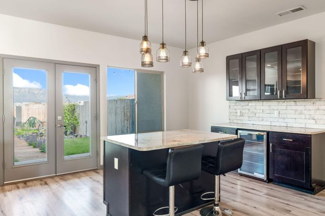 1012 25th Street SE, Rio Rancho, NM 87124