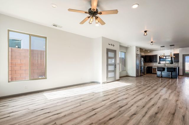 1012 25th Street SE, Rio Rancho, NM 87124