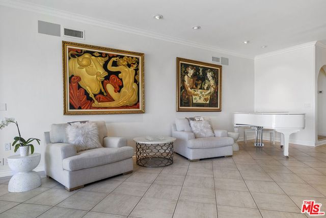 7834 Electra Drive, Los Angeles, CA 90046