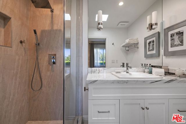 7834 Electra Drive, Los Angeles, CA 90046