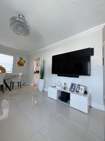 9235 SW 41st Street, Miami, FL 33165