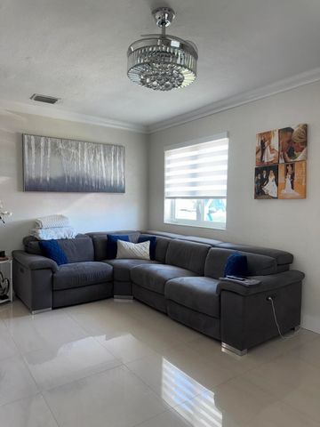 9235 SW 41st Street, Miami, FL 33165
