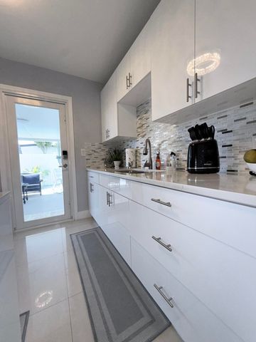 9235 SW 41st Street, Miami, FL 33165