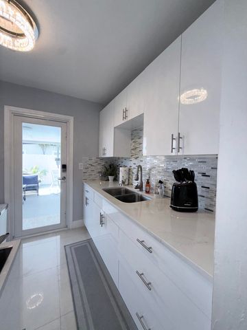 9235 SW 41st Street, Miami, FL 33165