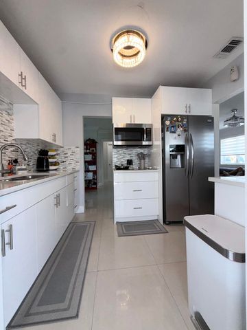 9235 SW 41st Street, Miami, FL 33165