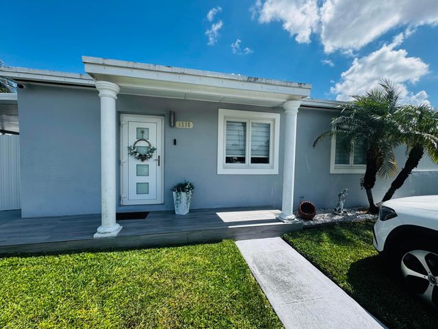 9235 SW 41st Street, Miami, FL 33165