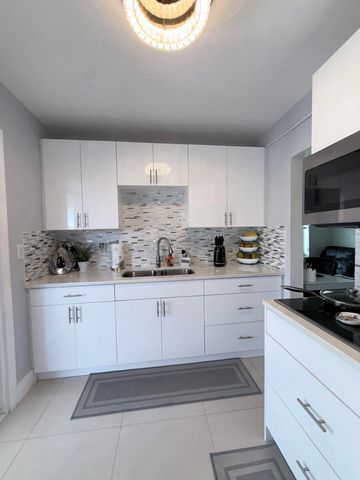 9235 SW 41st Street, Miami, FL 33165