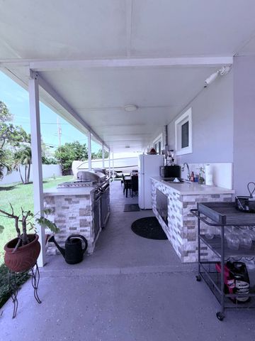 9235 SW 41st Street, Miami, FL 33165