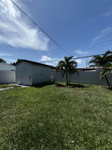 9235 SW 41st Street, Miami, FL 33165