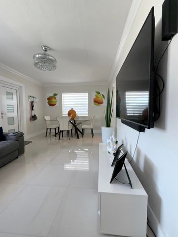 9235 SW 41st Street, Miami, FL 33165