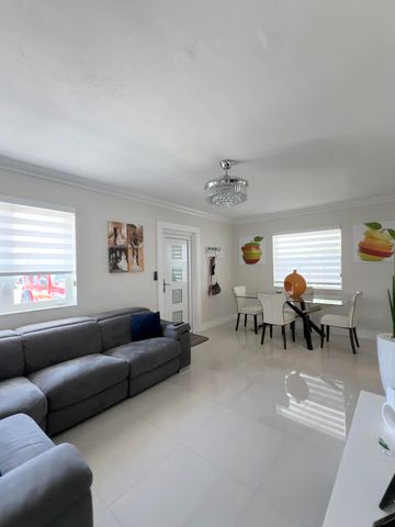 9235 SW 41st Street, Miami, FL 33165