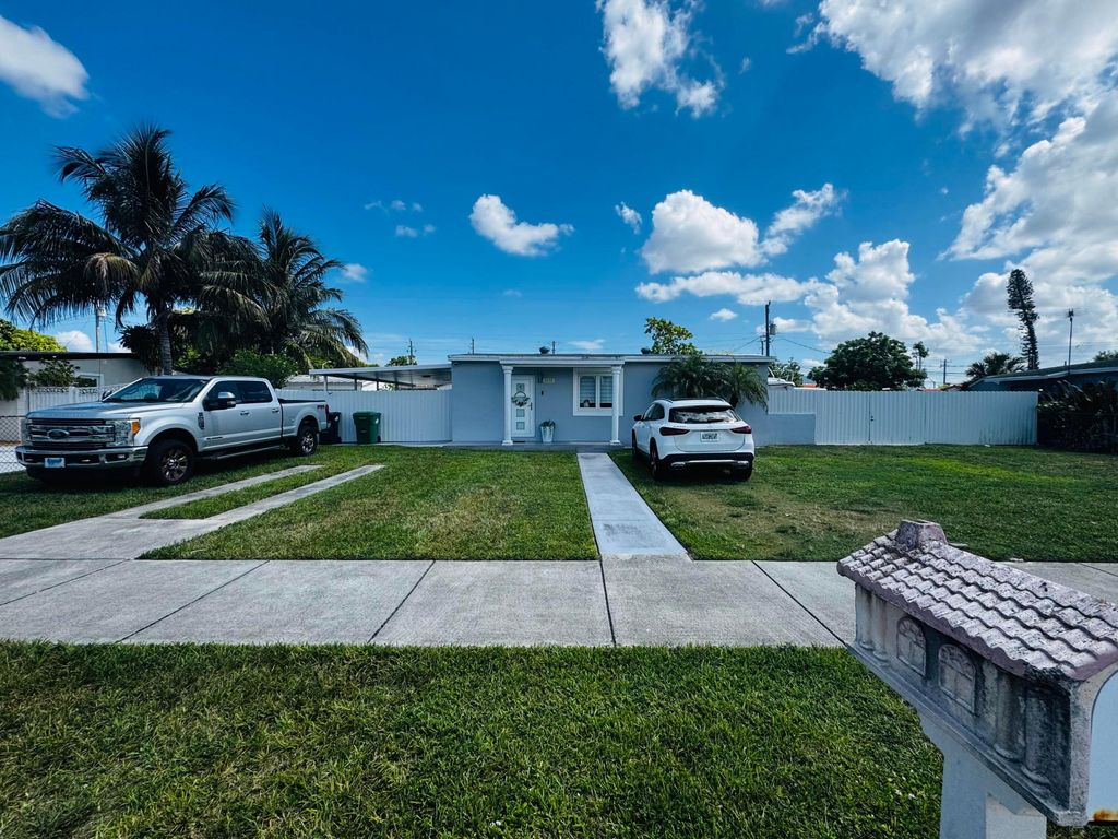 9235 SW 41st Street, Miami, FL 33165