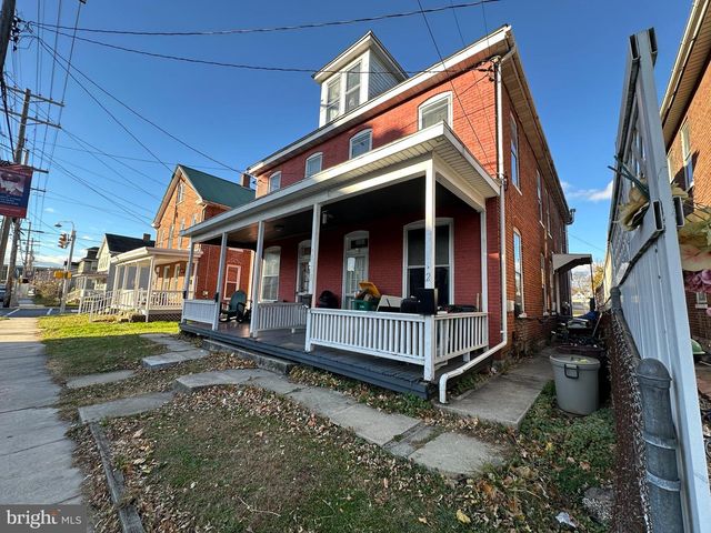 583 S SECOND STREET, Chambersburg, PA 17201
