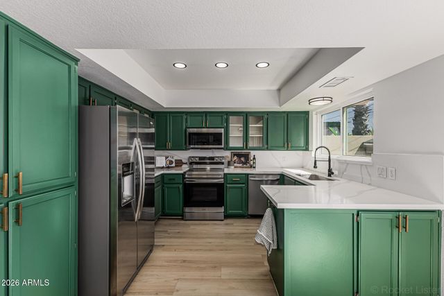 9947 E FORTUNA Avenue, Gold Canyon, AZ 85118