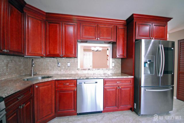 96 Brewster Circle, Old Bridge, NJ 08857
