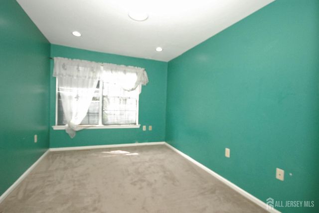 96 Brewster Circle, Old Bridge, NJ 08857