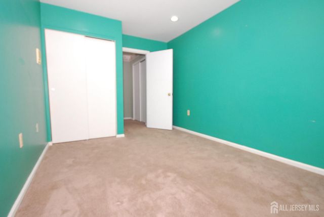 96 Brewster Circle, Old Bridge, NJ 08857