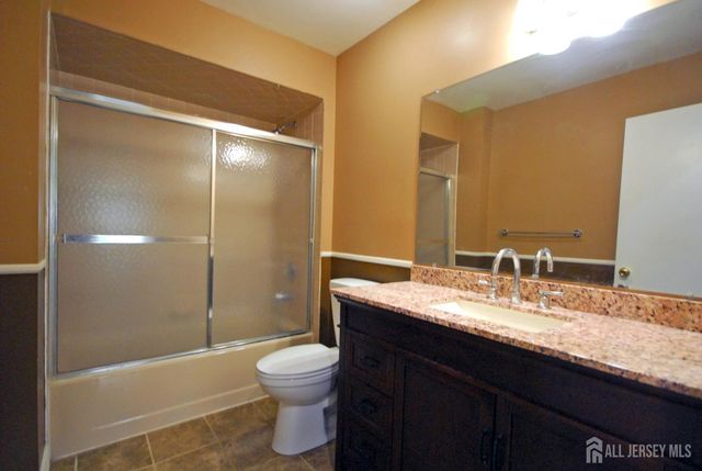 96 Brewster Circle, Old Bridge, NJ 08857