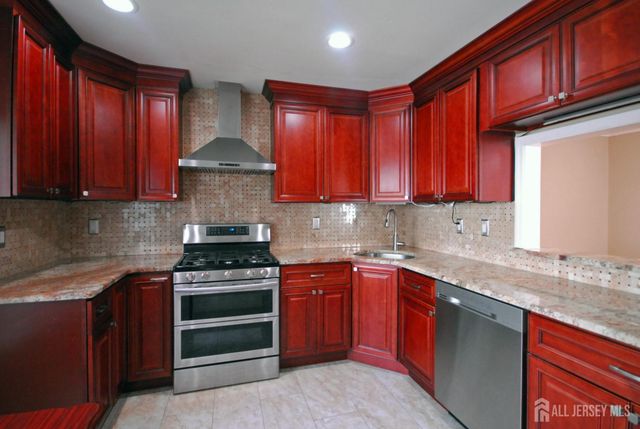 96 Brewster Circle, Old Bridge, NJ 08857