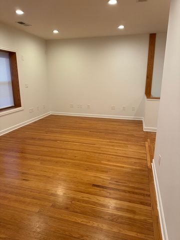 6045 W Irving park Road 2, Chicago, IL 60634