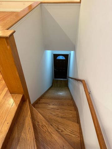 6045 W Irving park Road 2, Chicago, IL 60634