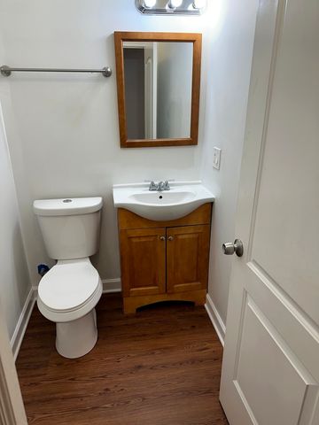 6045 W Irving park Road 2, Chicago, IL 60634