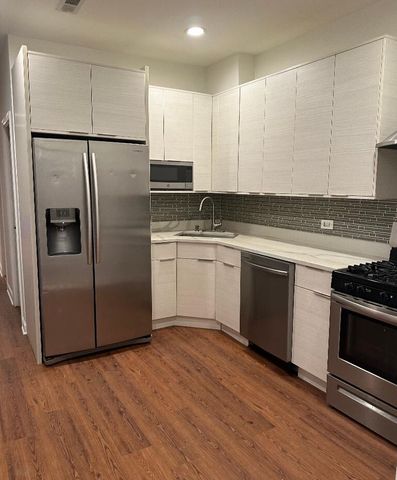 6045 W Irving park Road 2, Chicago, IL 60634