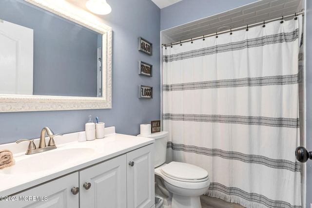 52 Aberdare Court 7, Freehold, NJ 07728