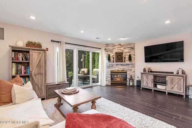 52 Aberdare Court 7, Freehold, NJ 07728