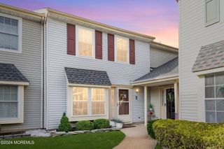52 Aberdare Court 7, Freehold, NJ 07728