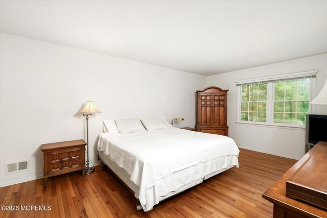 22 Woods Road, Freehold, NJ 07728