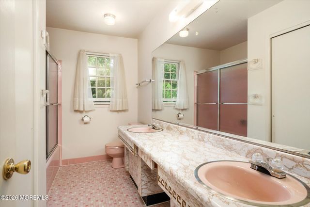 22 Woods Road, Freehold, NJ 07728