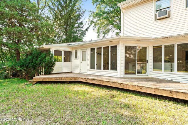 22 Woods Road, Freehold, NJ 07728