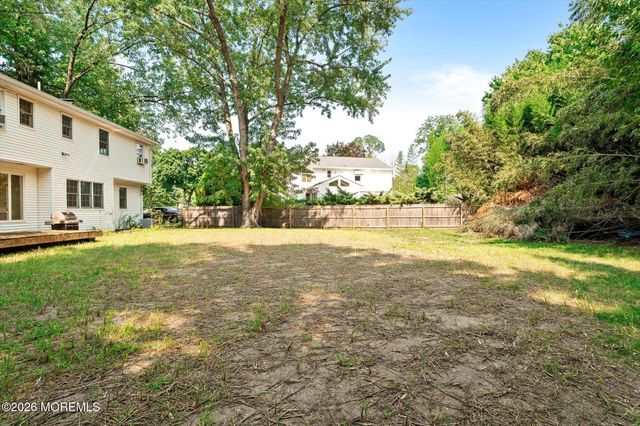 22 Woods Road, Freehold, NJ 07728