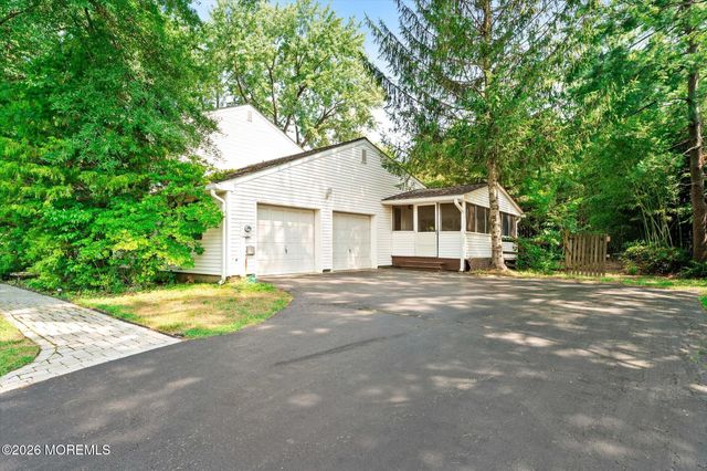 22 Woods Road, Freehold, NJ 07728
