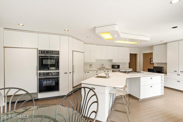 22 Woods Road, Freehold, NJ 07728