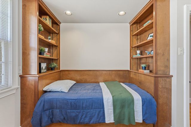 3334 OAK RD, Bartlett, TN 38135