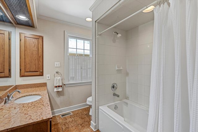 3334 OAK RD, Bartlett, TN 38135