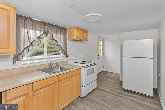 127 GREEN LN, Ewing, NJ 08638