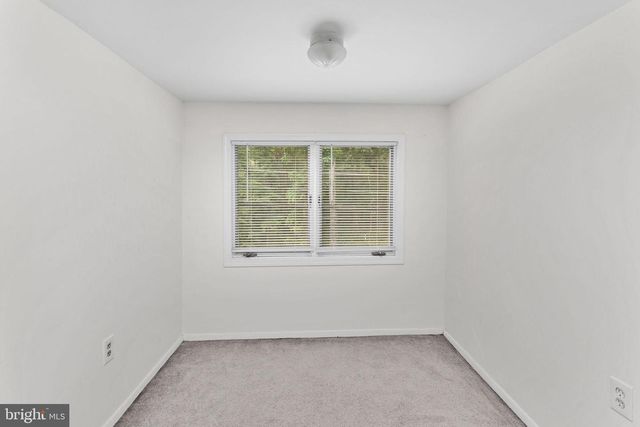 127 GREEN LN, Ewing, NJ 08638