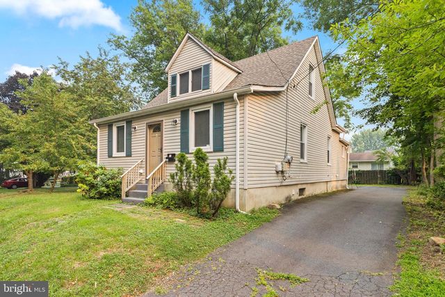 127 GREEN LN, Ewing, NJ 08638