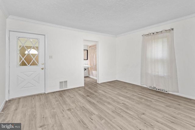 127 GREEN LN, Ewing, NJ 08638