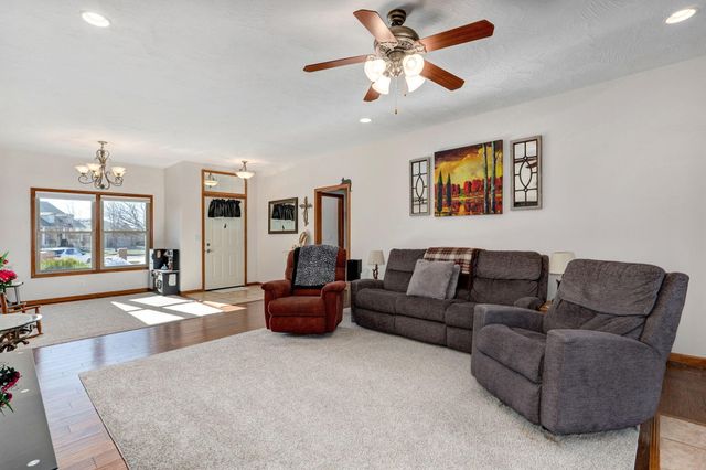 3711 W Cobblefield Street, Springfield, MO 65807