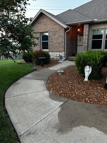 3711 W Cobblefield Street, Springfield, MO 65807